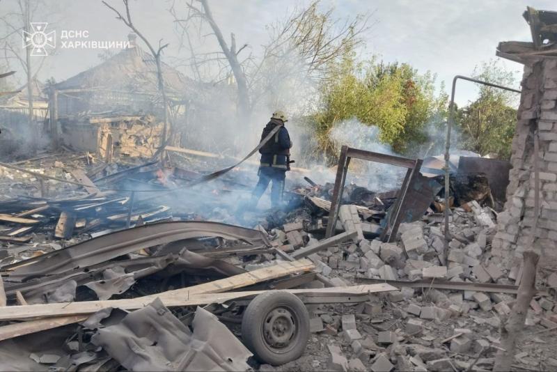 Рятувальні служби представили знімки наслідків атак на Нижче Солоному в Харківській області - Основні новини України.