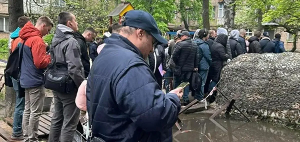 У ТЦК відзначили, що після проведення рейдів у громадських місцях кількість добровольців зросла | УНН