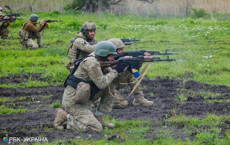 Ситуація на лінії фронту продовжує бути складною, - повідомляє Генеральний штаб.