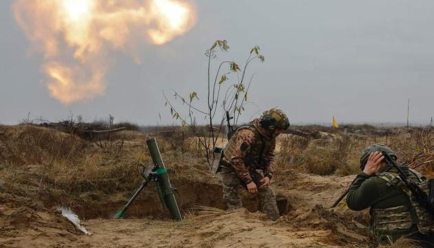 Противник активно проводить атаки в районі Курахового, з початку доби на фронті зафіксовано 75 зіткнень.